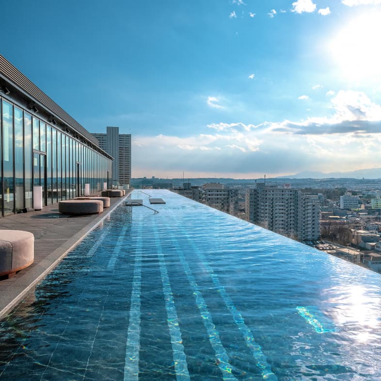 Free admission to the Infinity Pool