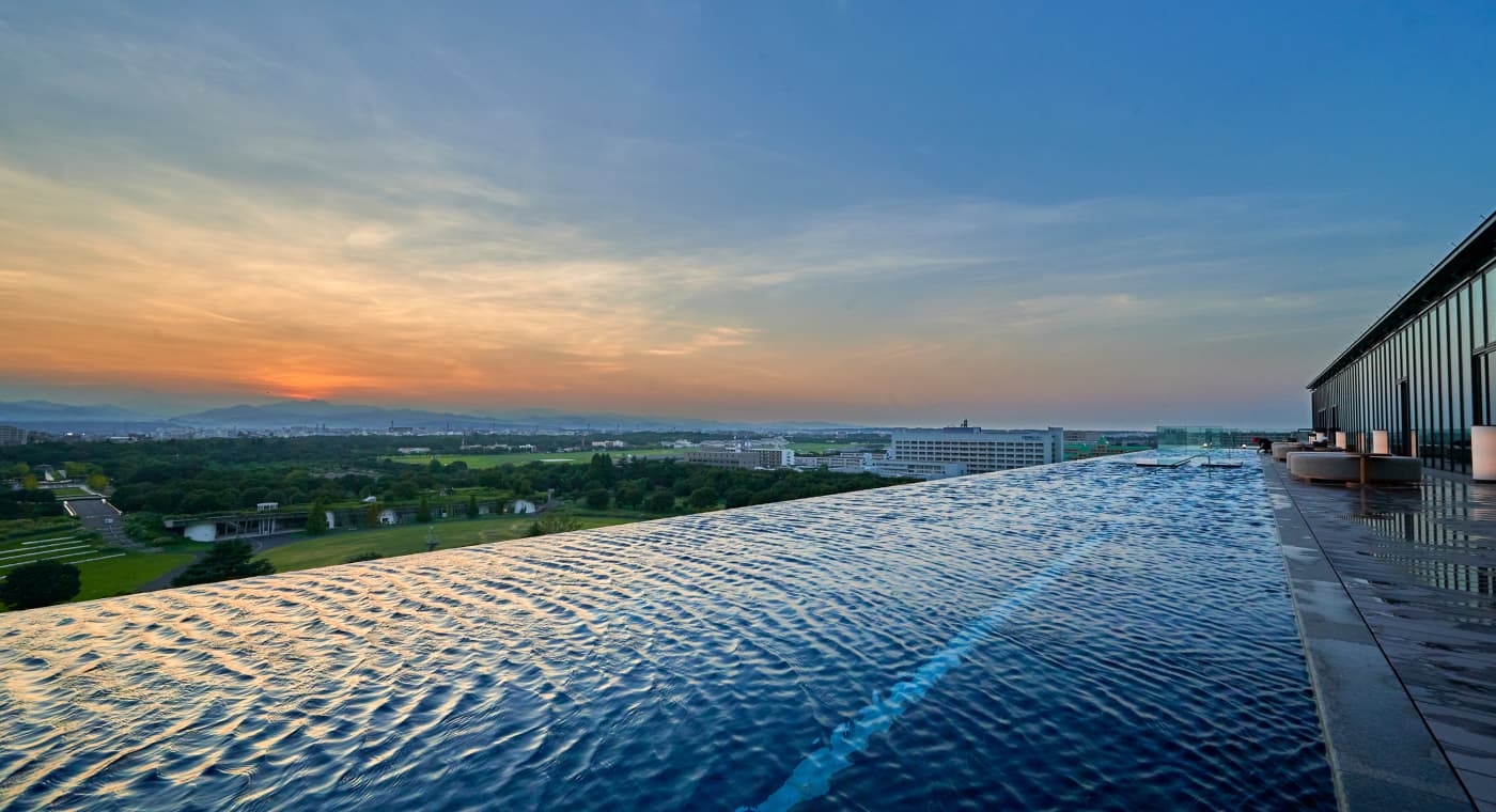 A new extraordinary experience at the one and only Infinity Pool