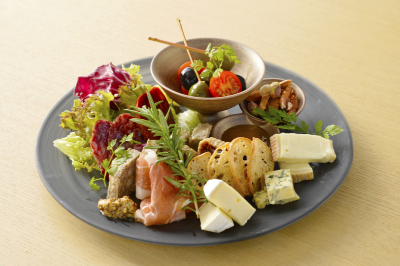 Assorted Appetizers(3,080 yen tax inclusive)
