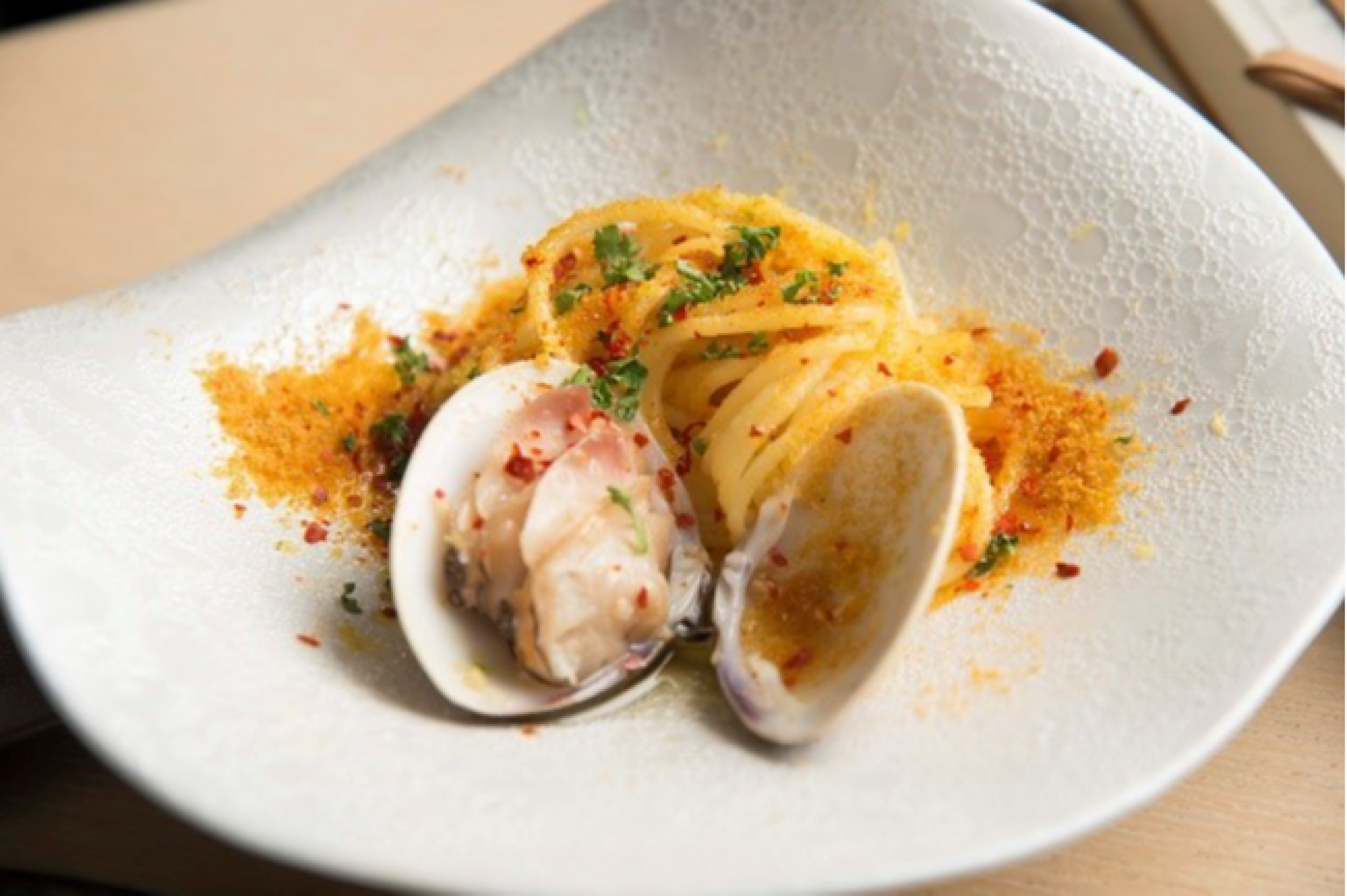 Primo piatto　Hamaguri clam and karasumi dried mullet roe aglio e olio  With the acidity of Sicilian lemon